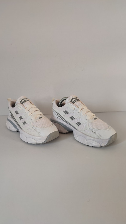 کفش آدیداس زنانه سفید طوسی اسپرت