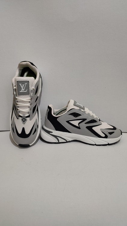 کفش مردانه لوئی ویتون مشکی سفید کفش اسپرت مردانه لوئی ویتون نمای کناری کفش لوئی ویتون جزئیات رویه کفش مردانه لوئی ویتون زیره کفش مردانه لوئی ویتون