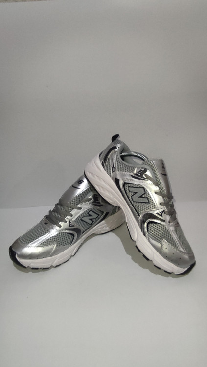 کفش مردانه نیو بالانس 530 طوسی کفش نیو بالانس 530 مردانه طوسی کفش مردانه نیو بالانس 530 مناسب پیادهروی زیره کفش نیو بالانس 530 مردانه