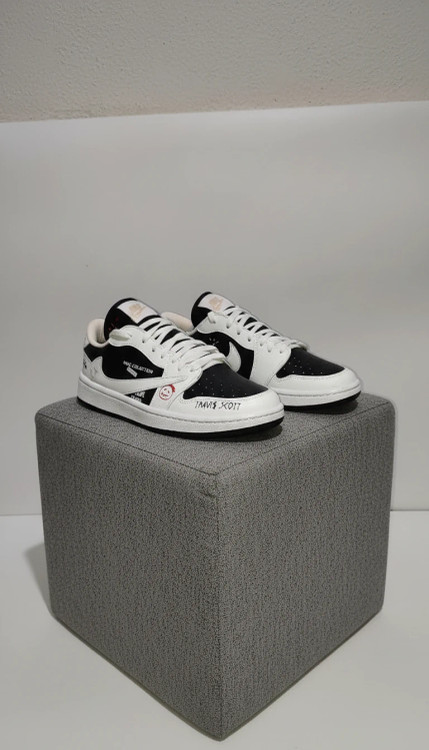 کفش مردانه نایک ترویِس مشکی سفید کفش اسپرت مردانه نایک ترویِس جزئیات کفش نایک ترویِس مردانه نمای کناری کفش نایک ترویِس مشکی سفید زیره کفش مردانه نایک ترویِس