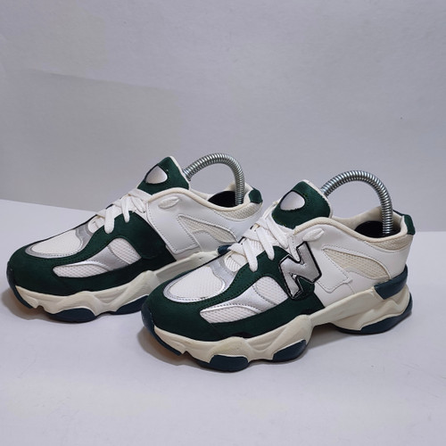 کفش نیو بالانس 9060 سفید سبز با طراحی مدرن